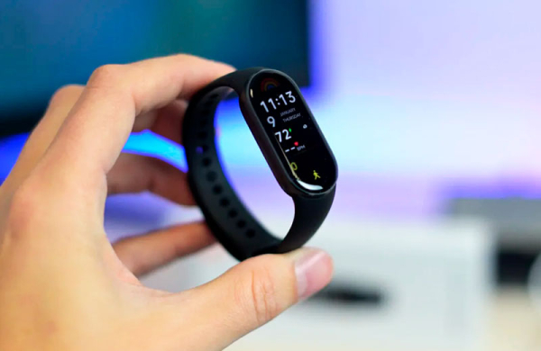 Обзор Xiaomi Smart Band 9: повторение и обновление знакомого фитнес браслета