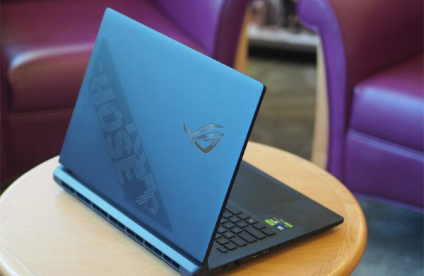 Обзор Asus ROG Strix Scar 18 (2025): невероятно мощного игрового ноутбука с RTX 5090