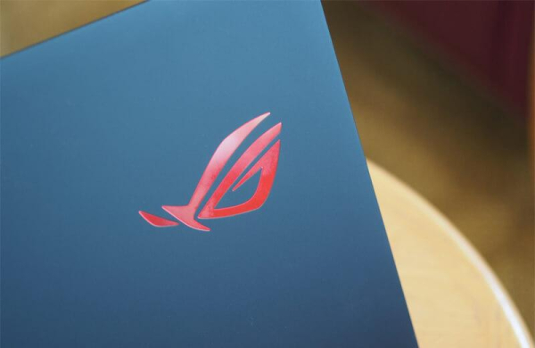 Обзор Asus ROG Strix Scar 18 (2025): невероятно мощного игрового ноутбука с RTX 5090