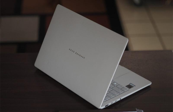 Обзор Asus Zenbook A14: ультралёгкого ноутбука с автономностью 24 часа